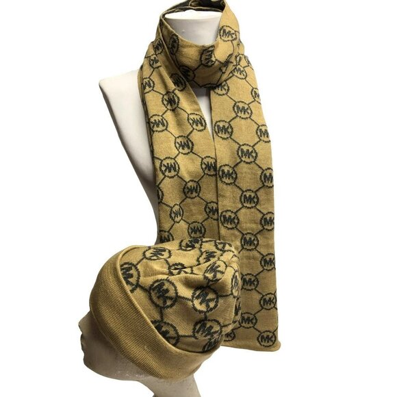 MICHAEL KORS SIGNATURE SETS OF SCARF AND BEANIE HAT NEW IN BOX - Picture 4 of 12